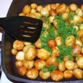 Как пожарить картошку на сковороде с корочкой