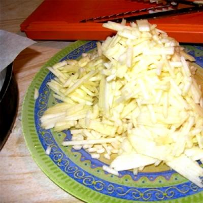 Pie with grated apples Czech apple pie with grated apples