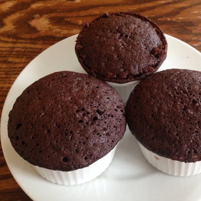 Homemade chocolate cupcakes: recipes with photos