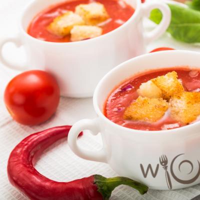 Fresh tomato soup.  Tomato soup: recipes.  Italian tomato puree soup