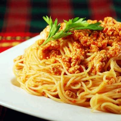 Classic bolognese pasta at home