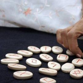 Fortune telling with runes online for the future, situation, love and relationships