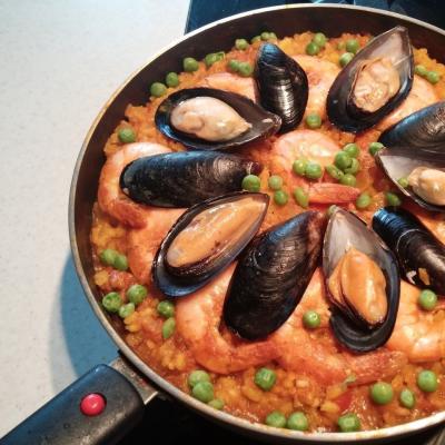 Paella with seafood - interesting recipes for a classic Spanish dish