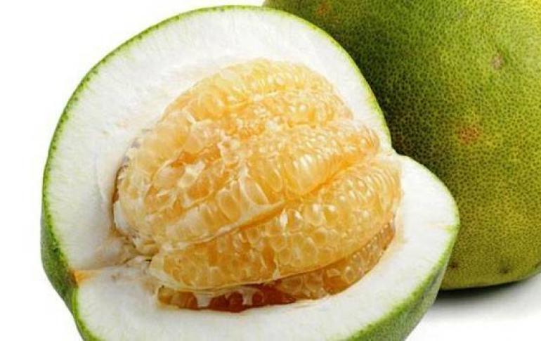 Bir beslenme uzmanından bilgi: Pomelo'da kaç kalori var, ayrıca bu meyvenin yararları ve zararları Pomelo yağları parçalıyor