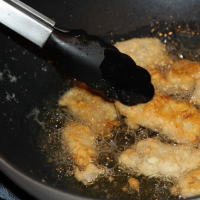 Fish stewed with onions and sour cream